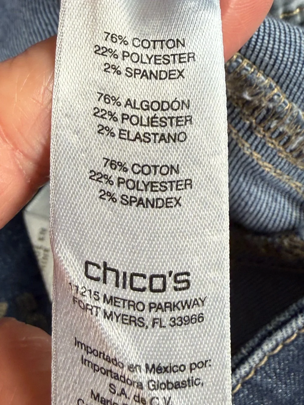 Chico's Platinum Ultimate Fit Medium Wash Straight Jeans Embellished Pocket 0/S